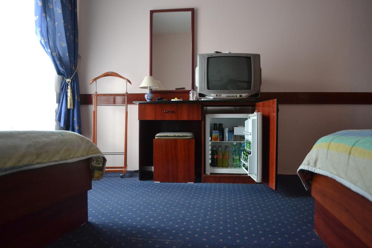 קומאנובו Hotel Mimoza מראה חיצוני תמונה