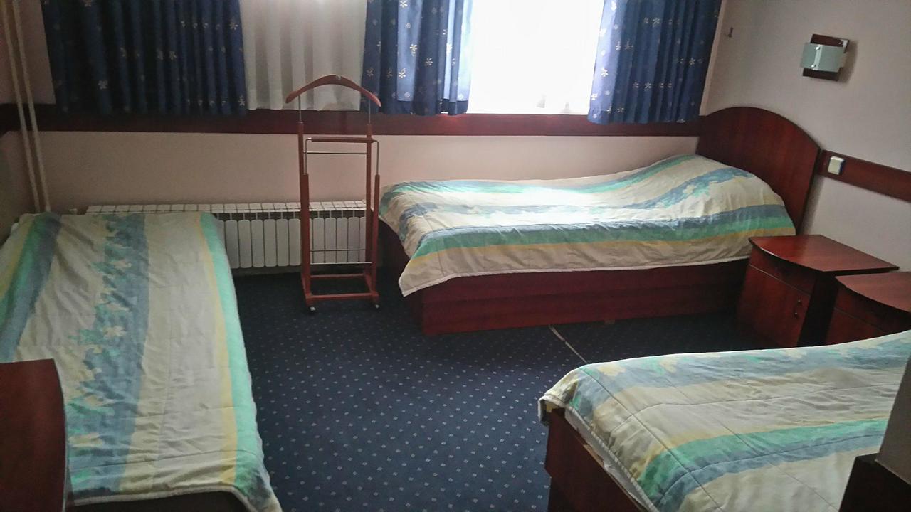 קומאנובו Hotel Mimoza מראה חיצוני תמונה